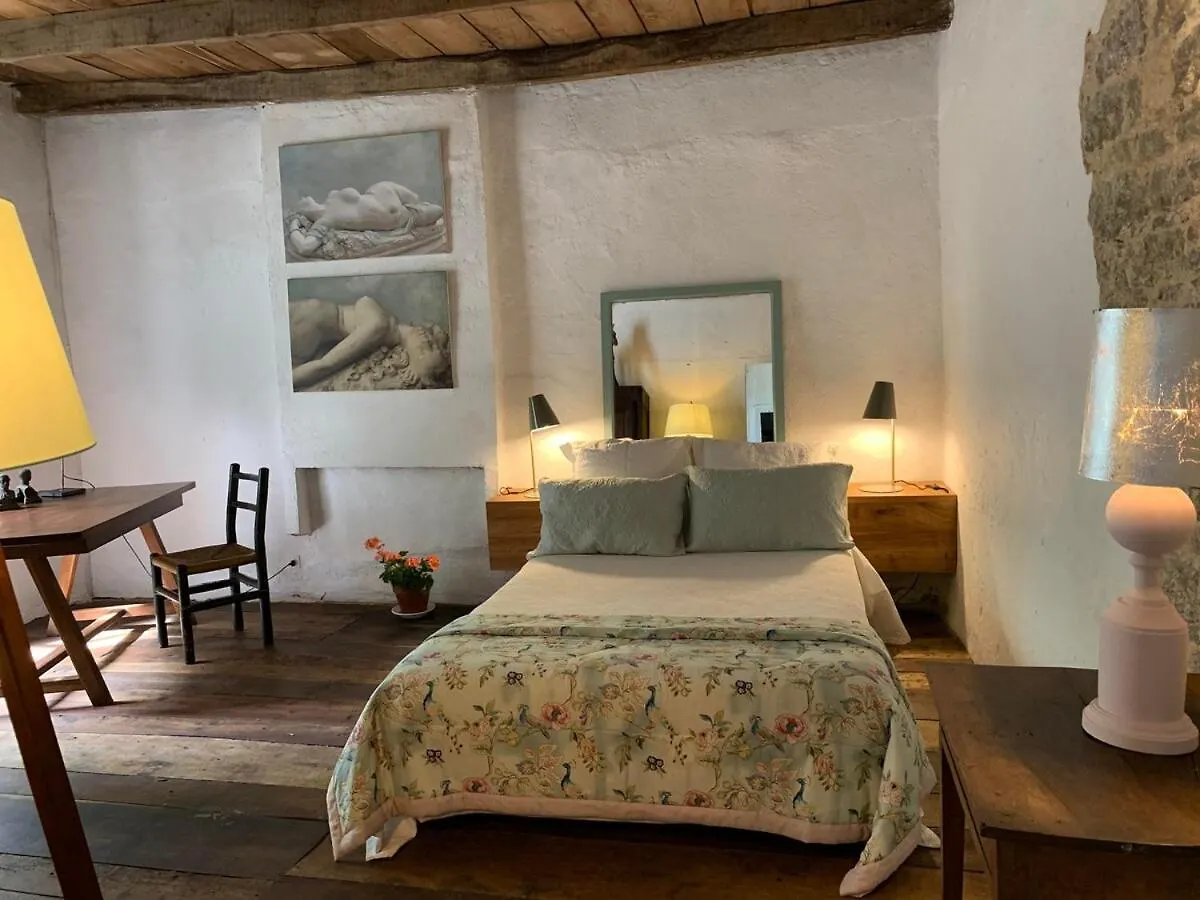 The Guardians Cottage, Chateau Mas De Pradie Foissac  0*, Foissac (Aveyron)